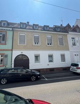Investorenobjekt in zentraler Lage - 3 Gebäudeteile, 9 Einheiten, starkes Entwicklungspotenzial - Karlsruhe