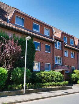 Flensburg-Mürwik: 2-Zi.-Whg. mit Balkon, Tiefgarage, Keller in Fördenähe und Raum für eigene Ideen. - Flensburg