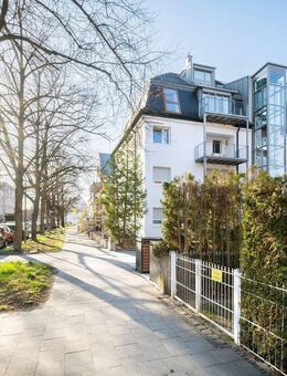 Nymphenburg: Lichtdurchflutete 3-Zimmer-Wohnung mit traumhaften Naturblick zum Erstbezug - München