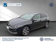 VW Golf, 1.5 VIII eTSI OPF Style EPH, Jahr 2024 - Schleswig