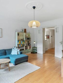 Idyllische 3-Zimmer-Altbauwohnung mit zwei Balkonen und hohem Wohnkomfort in Tempelhof - Berlin