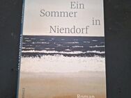 Ein Sommer in Niendorf von Heinz Strunk (Gebundene Ausgabe) - Essen