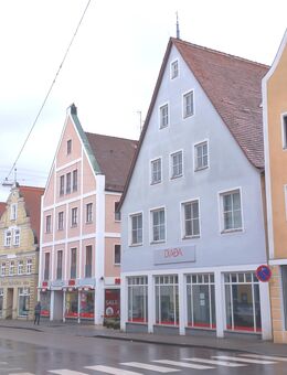 Einmalige Gelegenheit: 4 Gebäude mit Innenhof und Hinterhof in direkter Nähe zur Fußgängerzone in der Altstadt - Nördlingen