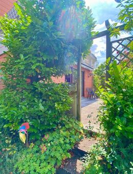 Charmante 4-ZKB-Wohnung im Erdgeschoss mit großem Garten, seniorengerecht - ruhige Lage! - Würzburg