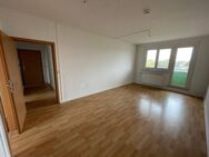 Nachmieter werden! 2-Zimmer-Wohnung mit Balkon ins Grüne! - Aschersleben