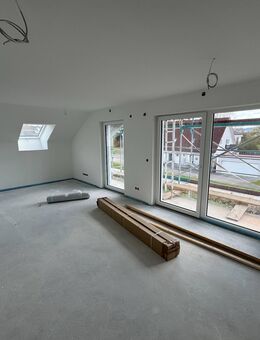 Neubau 2 Zimmer DG Wohnung mit Loggia & Carport - Bissingen