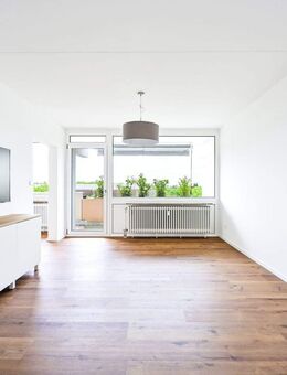 Renovierte 3-Zi. Wohnung mit Balkon, Aufzug und TG-Platz in Gilching - Gilching