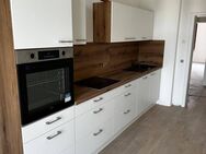 3 RW Erstbezug mit EBK, Wanne, Balkon im 1. OG mit Fahrstuhl und Stellplatz im Hof - Görlitz