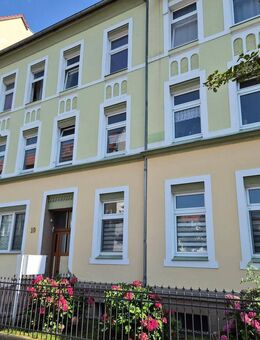 Gemütliche 2-Zi. Wohnung mit Balkon und Einbauküche - Rathenow