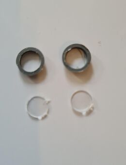 2 Bullaugen D: 6,7mm Kunststoff grau verglast - Düsseldorf