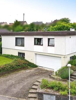 Großzügiges Einfamilienhaus mit 6 Zimmern, Garage und Garten - Bretten