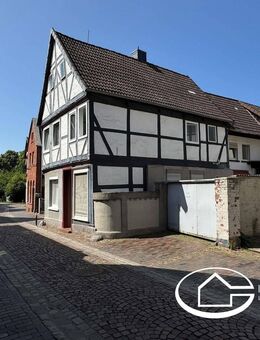 Von Ihrem IMMO.PARTNER: Historisches Fachwerkhaus mit Entwicklungspotential in gefragter Innenstadtlage - Nienburg (Weser)