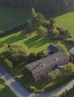 Haus im Dornröschenschlaf auf großem Grundstück - Scheggerott