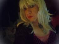 Bitch Transfrau Milf Cougar aus Berlin sucht aktiven Mann auch für anonymen Treff - Berlin