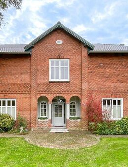 Charmantes Zweifamilienhaus mit vielfältigen Möglichkeiten - Lentföhrden