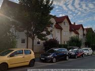 vermietete 2-Zimmer-Erdgeschoss-Terrassenwohnung mit Designbodenbelag, separater Küche und Bad mit Fenster, Dusche und Badewanne in 01328 Dresden - Dresden