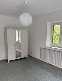 2 Zimmer-Wohnung mit Wintergarten ideal für WG/Pärchen, für 2 Jahre zu vermieten, verkehrsgünstig - München