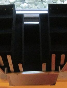 Silberfarbener Schmuckkoffer/Utensilienkoffer, Außen-Maße: 25x23x18,5 cm - München