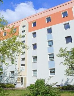 Ab sofort frei: Preiswerte und renovierungsbedürftige 2-Zimmer-Wohnung im 4.OG mit Balkon - Lauchhammer