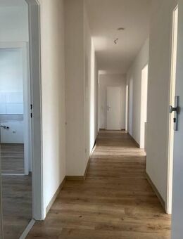Platz für die ganze Familie ! Helle-4-Zimmer-Wohnung mit Balkon - Soest