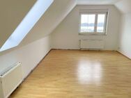 Ab September 2025: 2,5-Zimmer-Dachwohnung mit Laminatboden, separater Küche & Badewanne - Röderaue