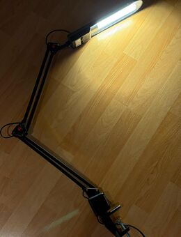 Schreibtischlampe mit Gelenkarm - Berlin Pankow