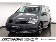 VW Touran, 1.5 TSI Active, Jahr 2022 - Pirna