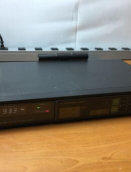 SANYO-HIFI-TUNER-JT440L black Stereo Hifi Tuner SANYO mit Antenne und Cinquekabel Anschluss Rückseite für Auto Funktion - Dübendorf