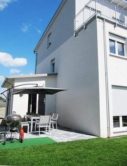 Modernes Reiheneckhaus mit Garten und sonniger Dachterrasse in begehrter Lage ! - Kitzingen