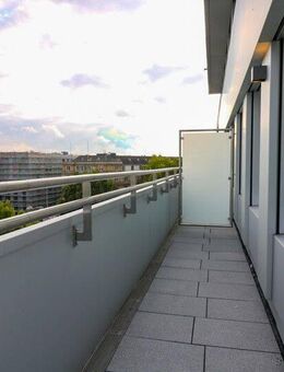 Stilvoll möblierte Etagenwohnung mit Balkon und modernem Ambiente zum Wohlfühlen - Düsseldorf