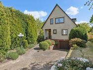 Oldie but Goldie: Großzügiges Einfamilienhaus auf wundervollem Familiengrundstück in Hamburg-Sasel - Hamburg