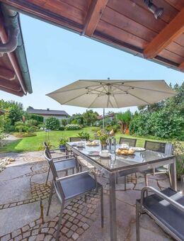 Exklusiver Bungalow mit Einliegerwohnung, Saunahaus & Traumgrundstück auf dem Wächtersberg - Wildberg (Baden-Württemberg)