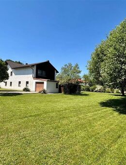 Gepflegtes Wohnhaus auf großem Grundstück in Osterhofen - Osterhofen