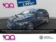 VW Golf, 2.0 TDI VIII Move digitales, Jahr 2023 - Mönchengladbach