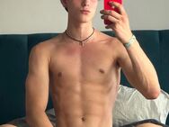 Chris (M) 🍆🫦 - Suche Treffen OHNE TG will neues lernen und Fantasien ausleben 😏 - Berlin