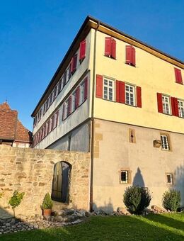 Weinstadt-Schnait: Exklusiv sanierte 2-Zimmer Wohnung im Schnaiter Schlösschen - Esslingen (Neckar)