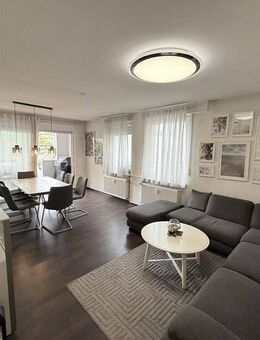 Charmante 4-Zimmer-Wohnung mit Balkon und Hobbyraum Zentrumsnah am Weinberg - Esslingen (Neckar)