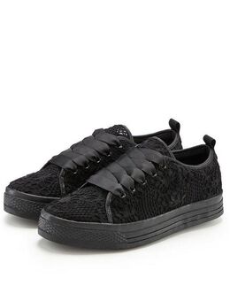LASCANA Sneaker mit leichter Plateausohle und Spitze, Schnürhalbschuhe, Freizeitschuhe