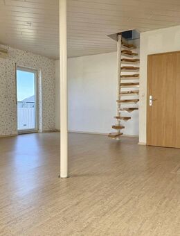 Großzügige 3-Zimmer DG-Wohnung mit Kamin und Balkon in Rheinmünster - Rheinmünster