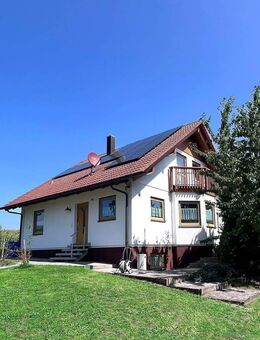 Schönes Einfamilienhaus mit großem Grundstück und Traumblick ins Grüne! - Erlangen