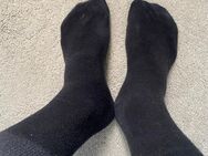 Schwarze duftende Männersocken günstig abzugeben - Leipzig