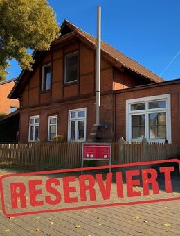 RESERVIERT! Charmantes Fachwerkhaus aus der Jahrhundertwende - einstiger Amtssitz mit viel Platz - Bienenbüttel