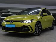 VW Golf, 1.5 R-Line eTSI, Jahr 2020 - Idstein