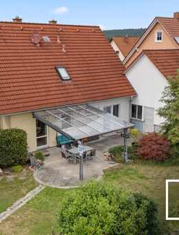 Idyllische Lage! Energieeffizientes Einfamilienhaus mit Terrasse, Balkon und optimaler Anbindung - Frensdorf