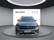 VW T-Cross, 1.0 TSI Life (D31)(11 2023 ), Jahr 2024 - Chieming