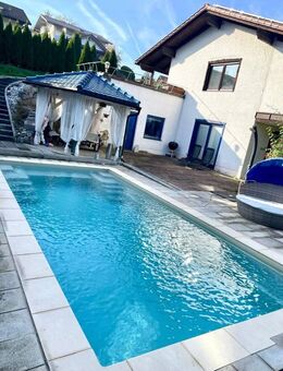Charmantes, ruhig gelegenes, großzügiges Einfamilienhaus mit tollem Garten sowie Pool am Waldrand - Ruderting