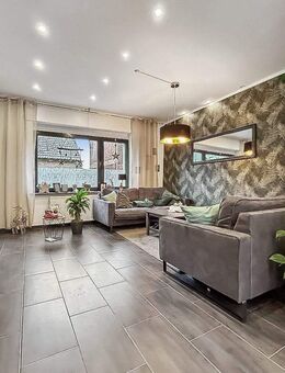 Einfamilienhaus mit vermieteter Einliegerwohnung in Oberhausen-Schwarze Heide - Oberhausen