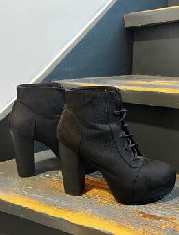 Getragene High Heel Stiefeletten, „Jeffrey Campbell“-Fake - Soltau