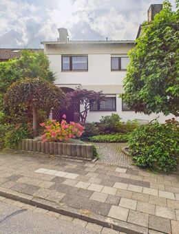 Charmantes Reihenmittelhaus mit Garten und Garage - Düren