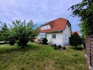 Stilvolles Einfamilienhaus mit hübschem Grundstück und Garage - Ohrdruf
